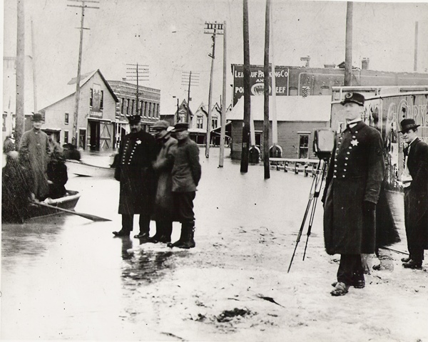 1913 flood wells cass st